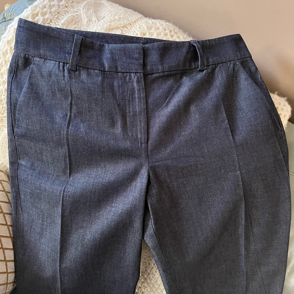 NWOT Gorgeous Pleated ANN TAYLOR Factory DARK CHAMBRAY CROPPED Ankle TROUSERS 4